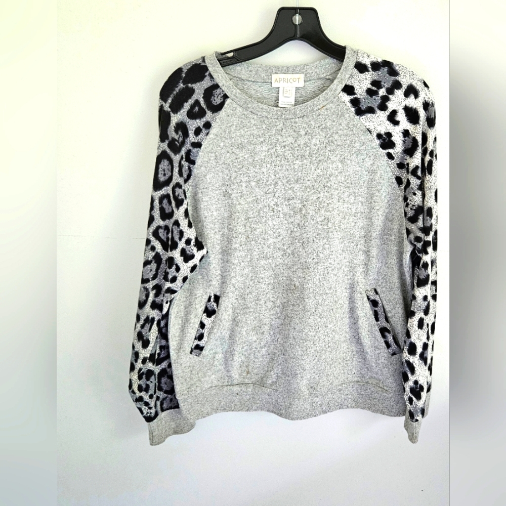 Apricot Gray Knit Animal Print Top